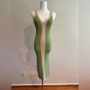 bebe Green and Beige Ribbed V‑Neck Midi Dress